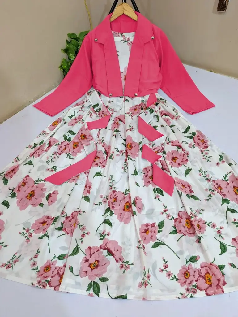 T-ShirtWinter Festival Digital Sleeve'less Maxi With Koti